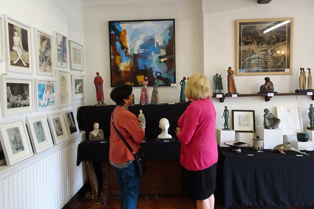 Paintings & sculptures